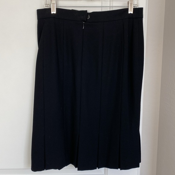 Vintage Escada Wool Kick-Pleat Skirt in Black - Size EU42 - Picture 2 of 9